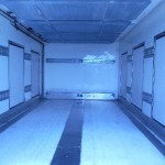 7,5 tonnás hűtős – fagyasztós teherautó bérelhető fix beálással 