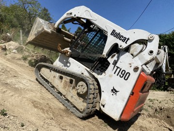 Bobcat T190 homlokrakodó, kotrógép, bérbeadó nagykovácsi Budapest Fejér megye Komárom-Esztergom megye Nógrád megye Pest megye