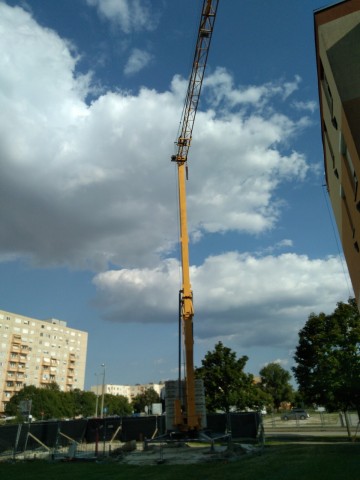 LIEBHERR 20 H önszerelő toronydaru bérbeadás Budapest Budapest Fejér megye Pest megye